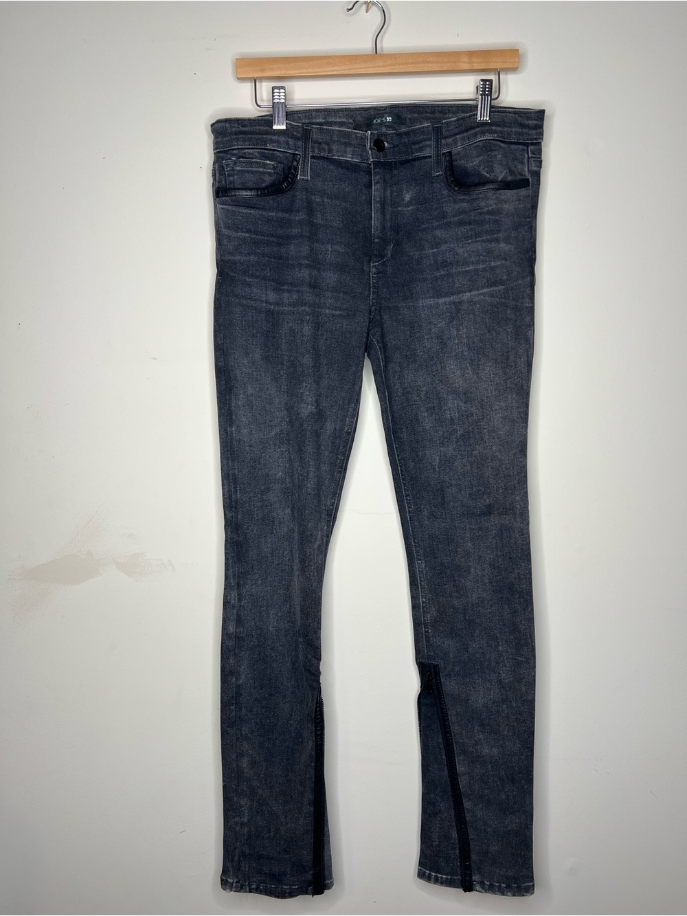 Joe's Jeans Women's Jeans in Dark Gray Zipper Detail